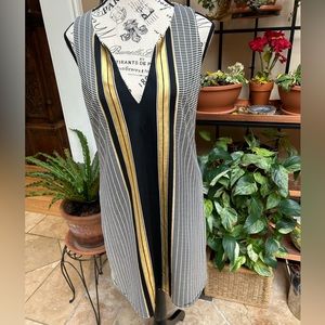 Julie Brown. NYC  fun sleeveless dress!